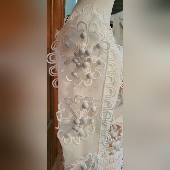 GORGEOUS Elaborate White Doily Mini Dress - Picture 3 of 10